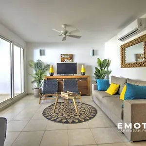 Appartement Duplex Face A La, La Baie-Orientale